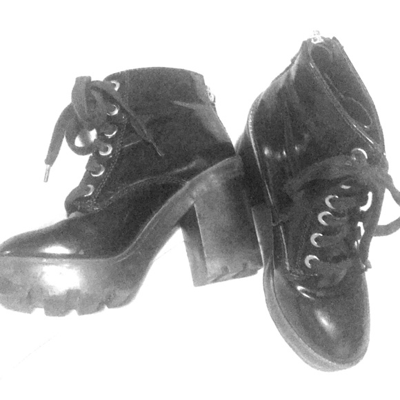 heels - Picture 1 of 6